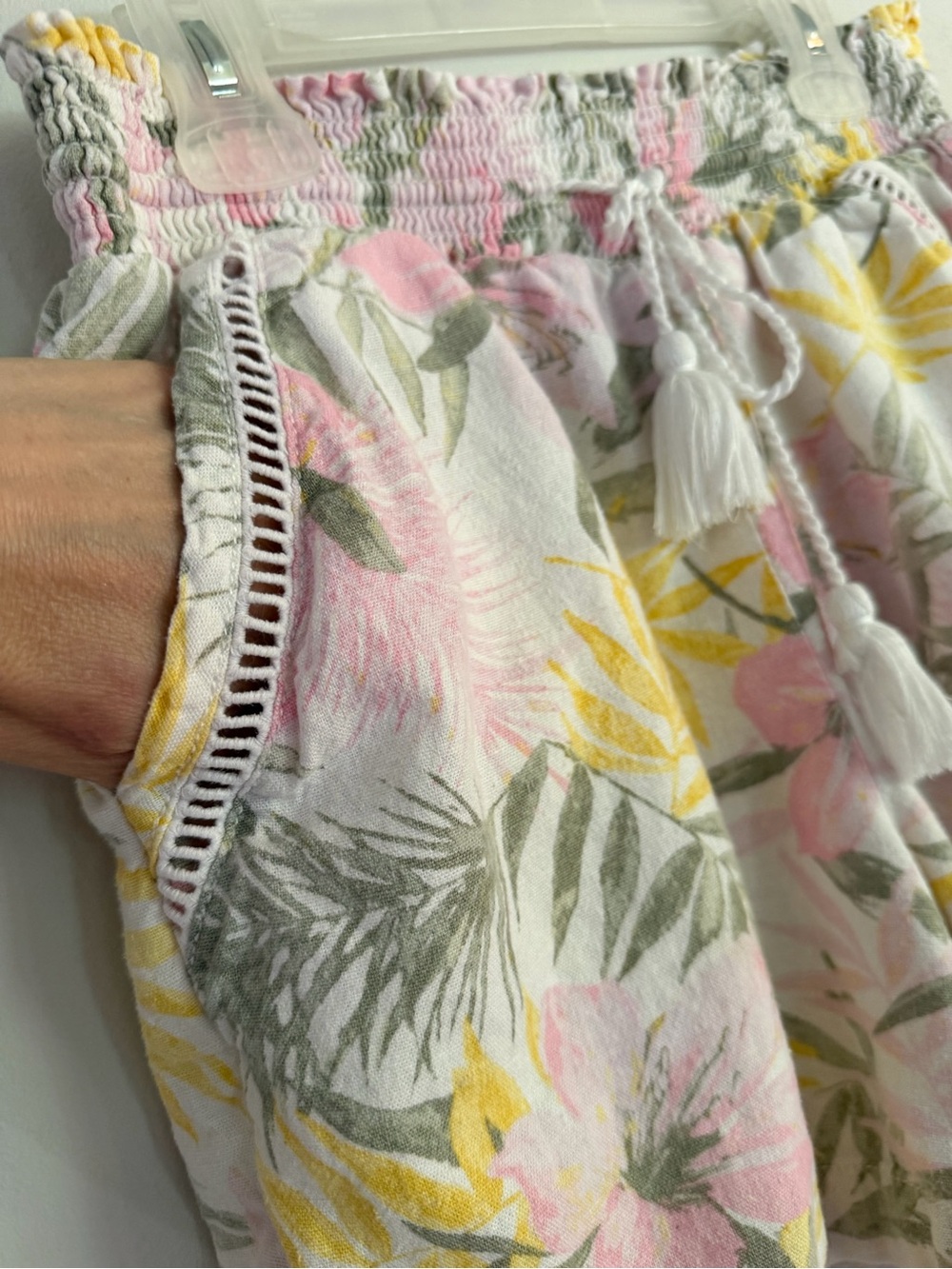 Briggs New York Linen Floral Drawstring Shorts Women’s M Medium - Picture 3 of 5